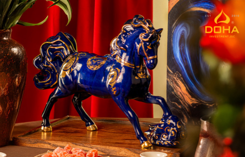 馬上雲 - 馬蹄觸雲，開啟財富之路