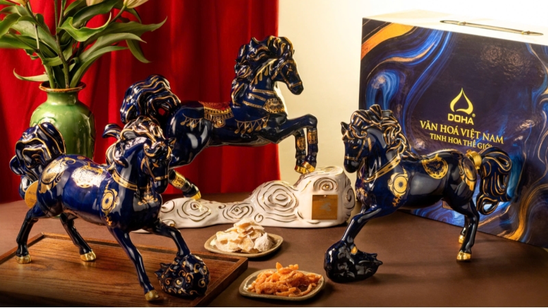 Doha JSC introduces two pieces from the 