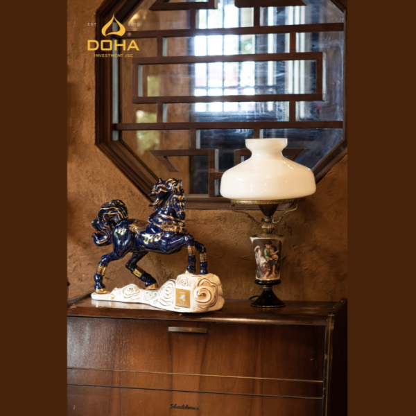 Prosperous spirit in each layer of dark glaze 🎨